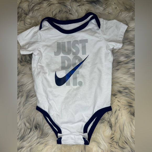 9-12 Months Nike - Picture 5 of 8